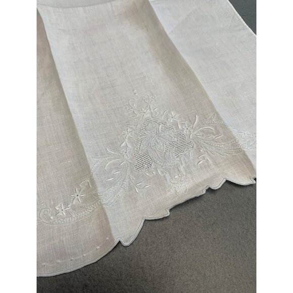 Vintage Hand-Embroidered Linen Towel Set - Floral Scenic & Intricate Designs - Picture 9 of 10